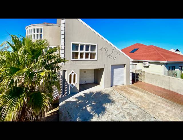 4 BEDROOM HOUSE FOR SALE IN PORT OWEN